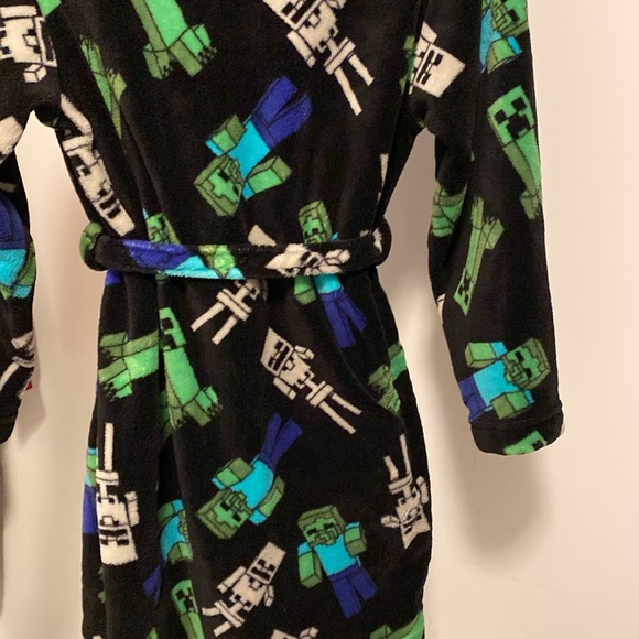 Kid’s Robe - Picture 4 of 4